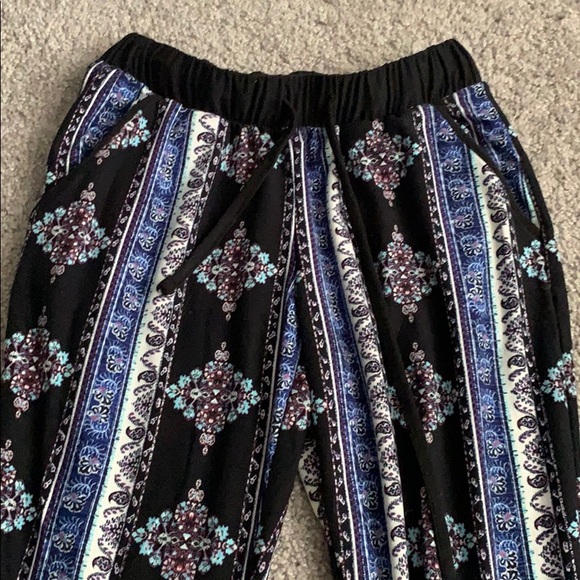 Joggers - Picture 2 of 3